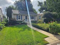 2021 31ST Street, Rock Island, IL 61201