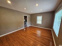 2021 31ST Street, Rock Island, IL 61201