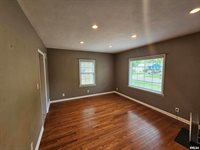 2021 31ST Street, Rock Island, IL 61201