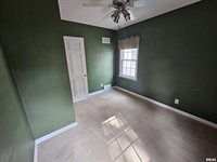 2021 31ST Street, Rock Island, IL 61201