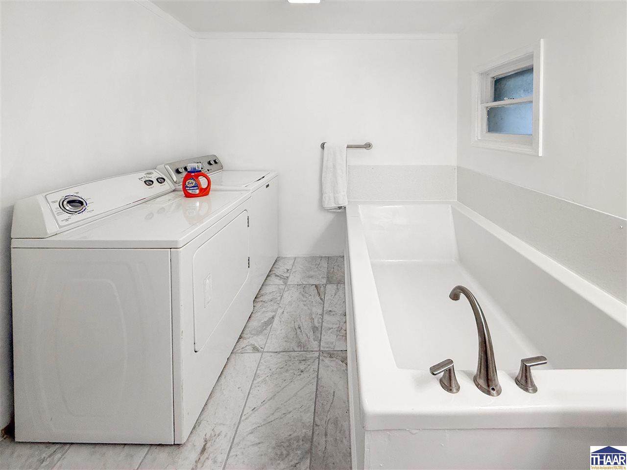 8299 South Lafayette, Lyford, IN 47874