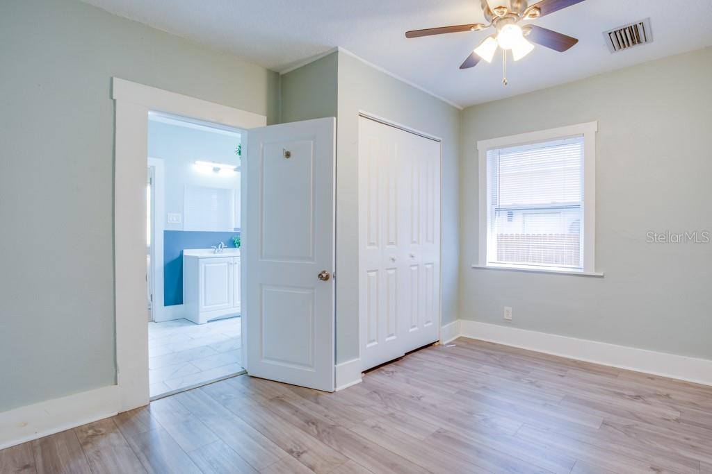 905 Plaza Street, Clearwater, FL 33755