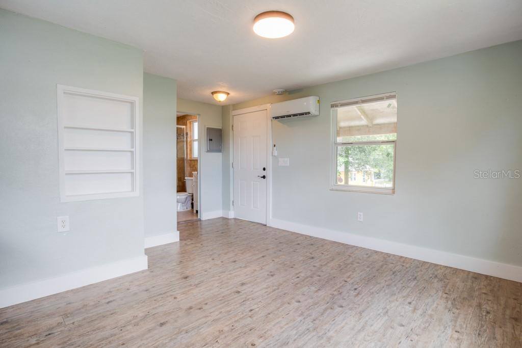 905 Plaza Street, Clearwater, FL 33755