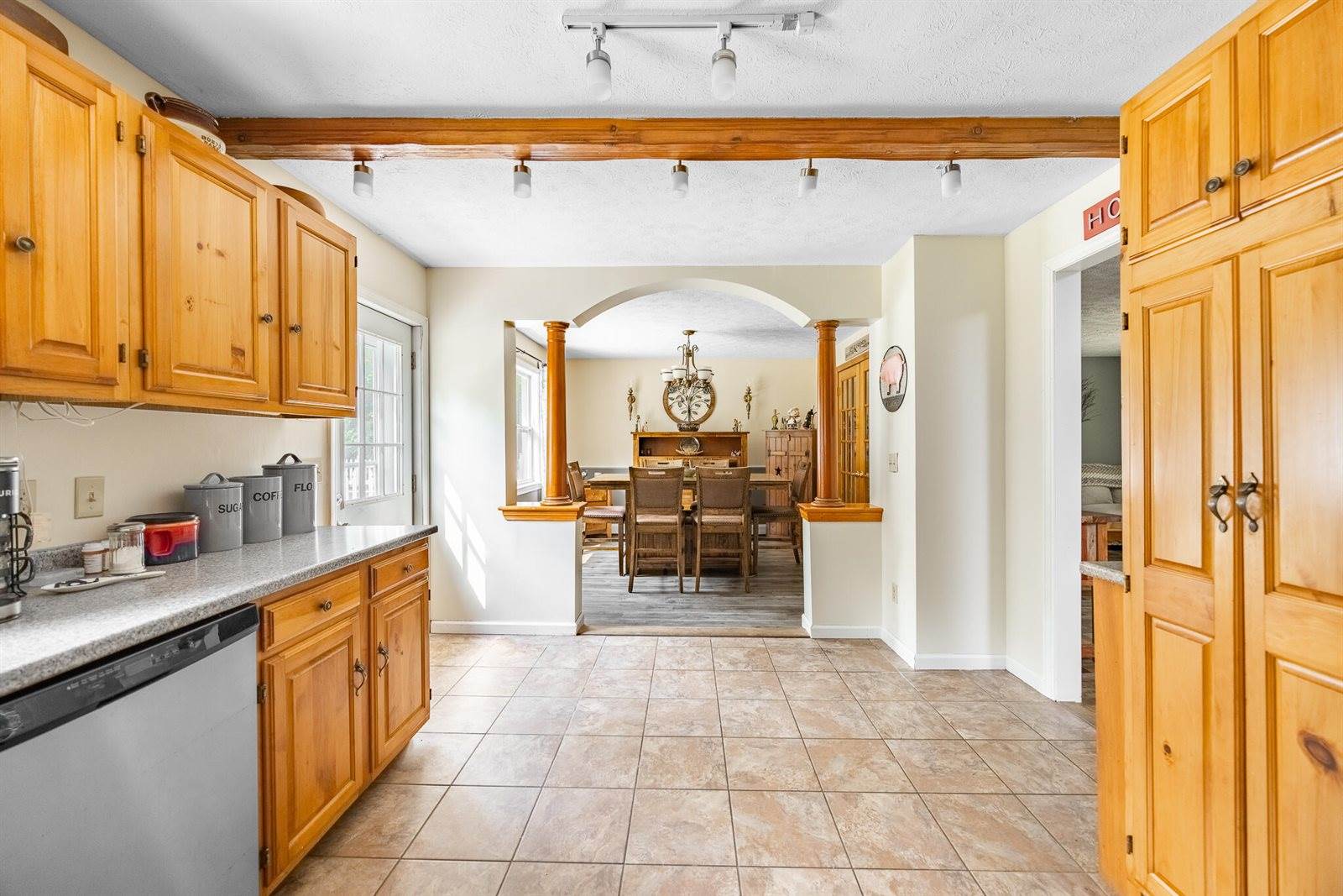 8 Hammond Lane, Searsport, ME 04974