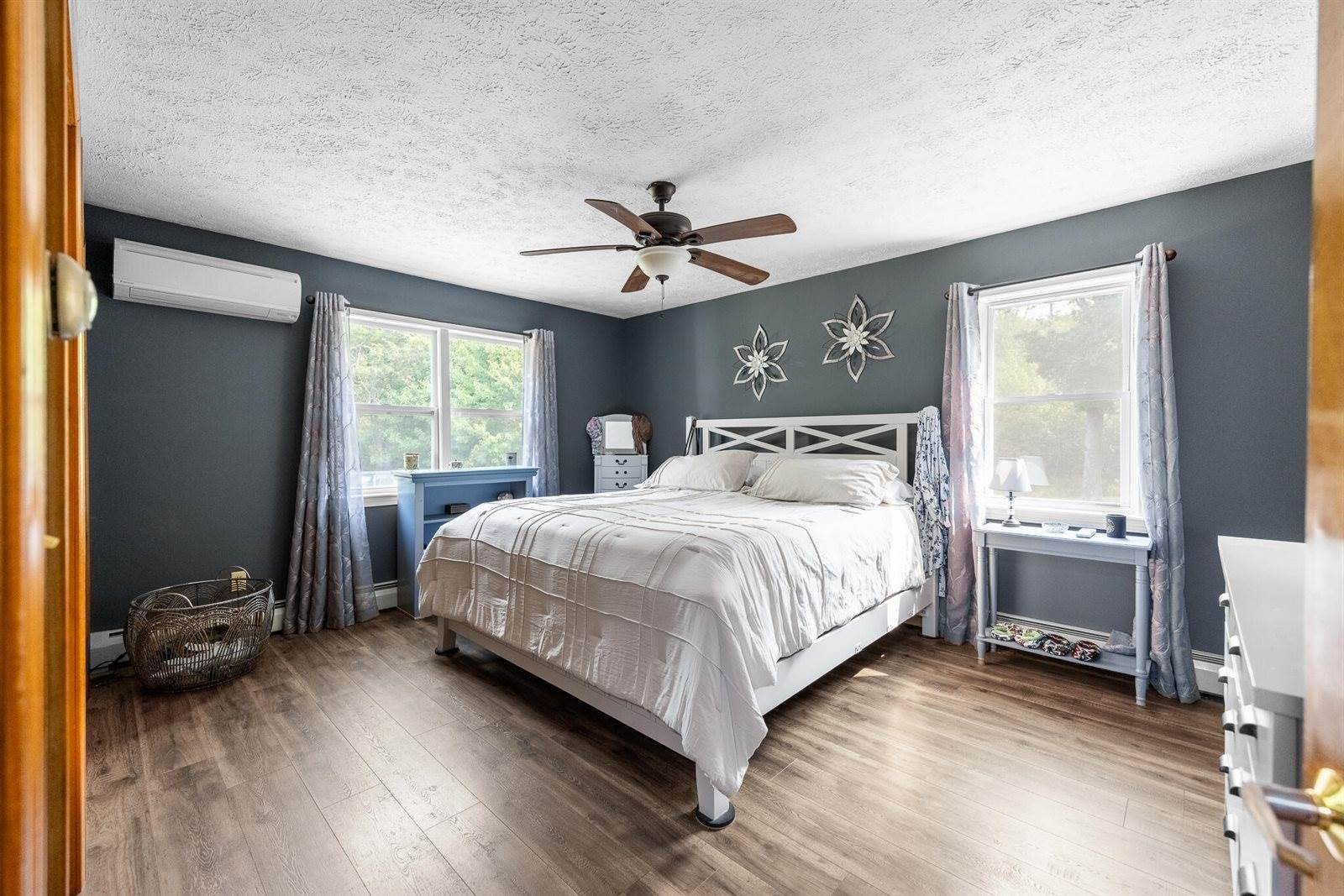 8 Hammond Lane, Searsport, ME 04974