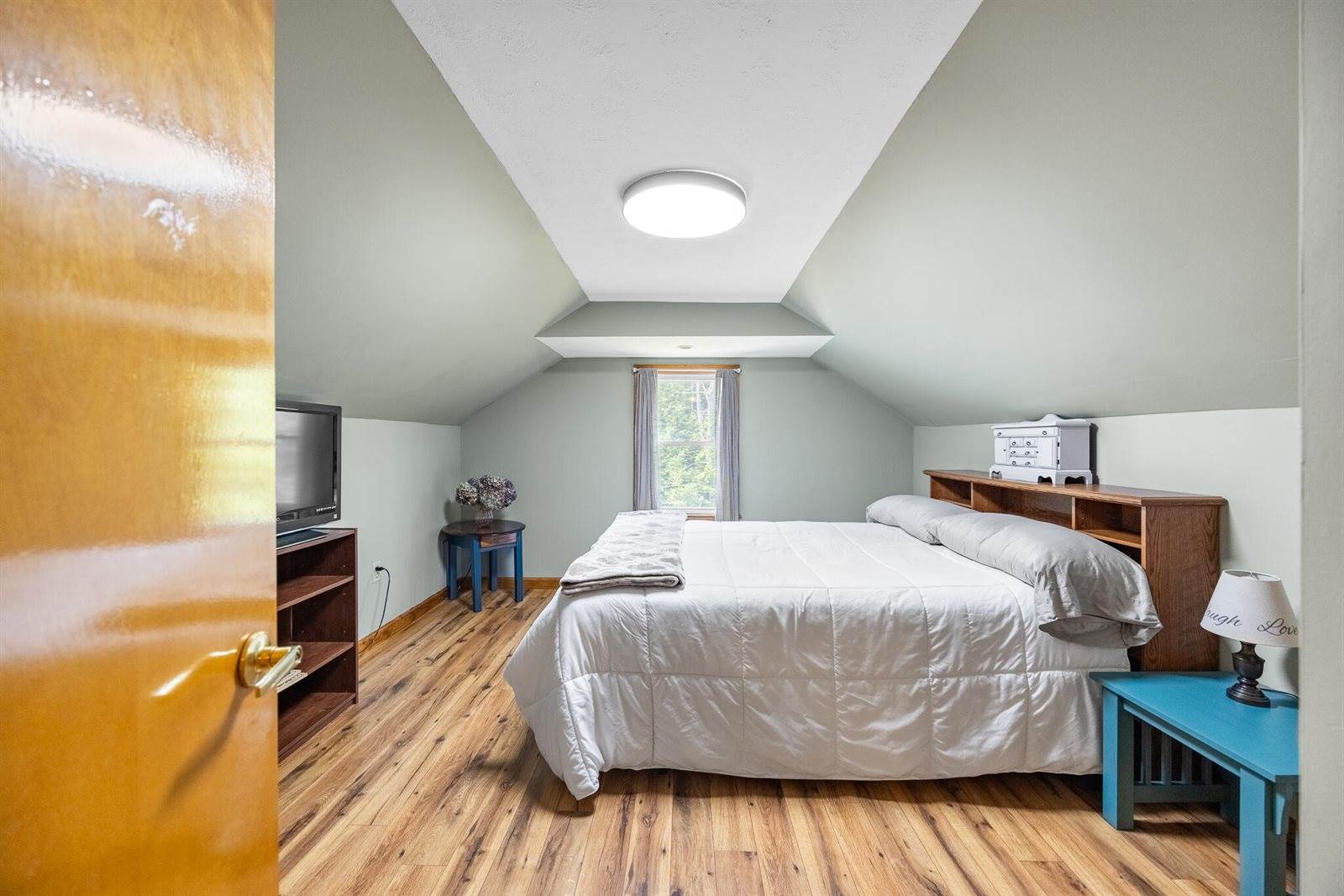 8 Hammond Lane, Searsport, ME 04974