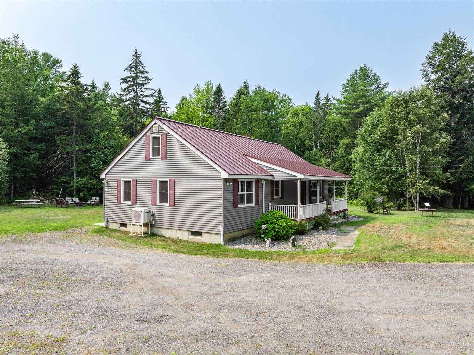 8 Hammond Lane, Searsport, ME 04974