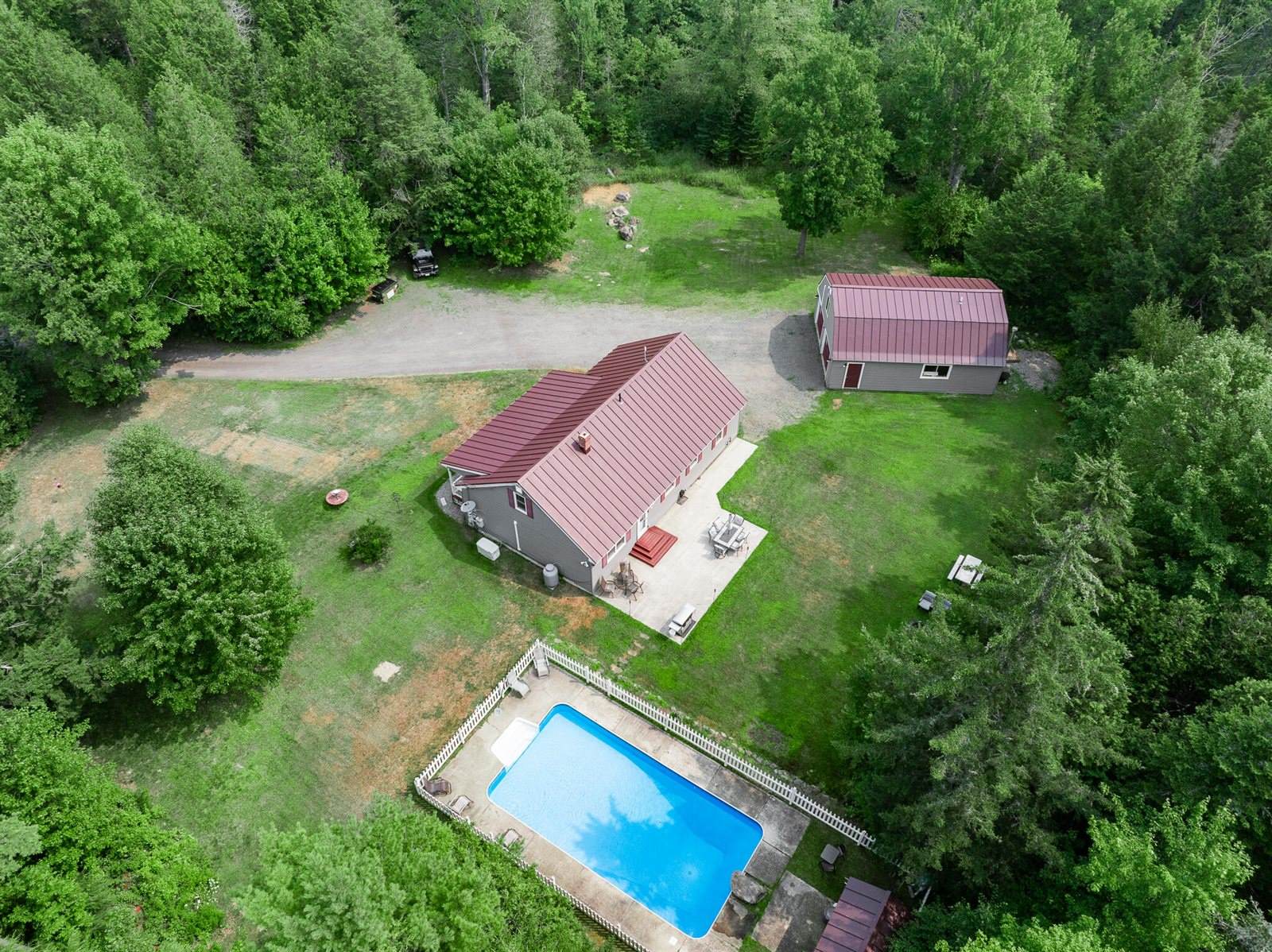 8 Hammond Lane, Searsport, ME 04974