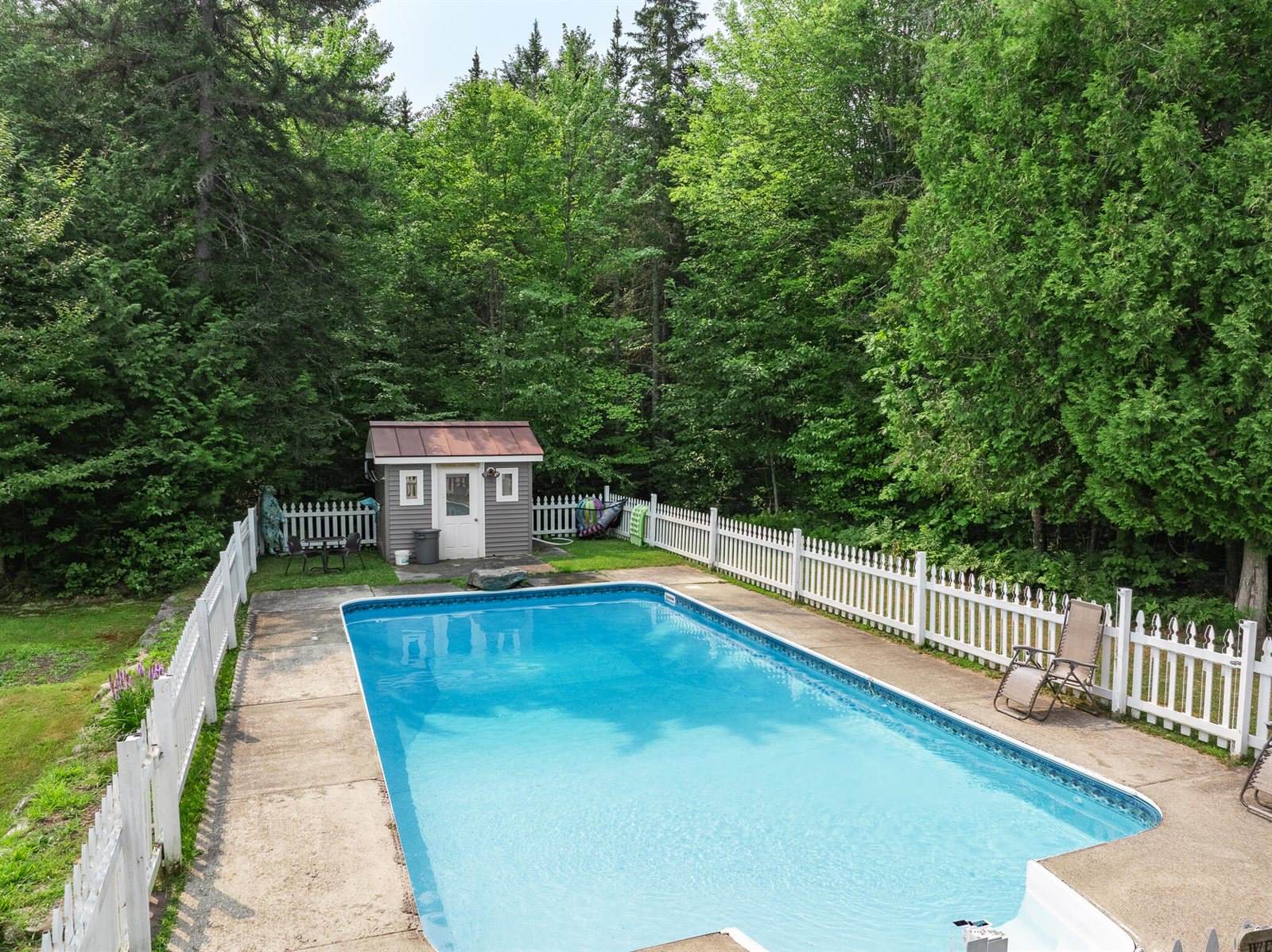 8 Hammond Lane, Searsport, ME 04974