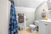 8 Hammond Lane, Searsport, ME 04974