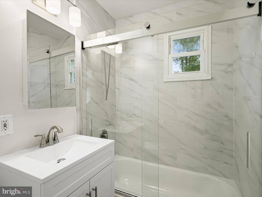 131 Martin Drive, Manassas Park, VA 20111