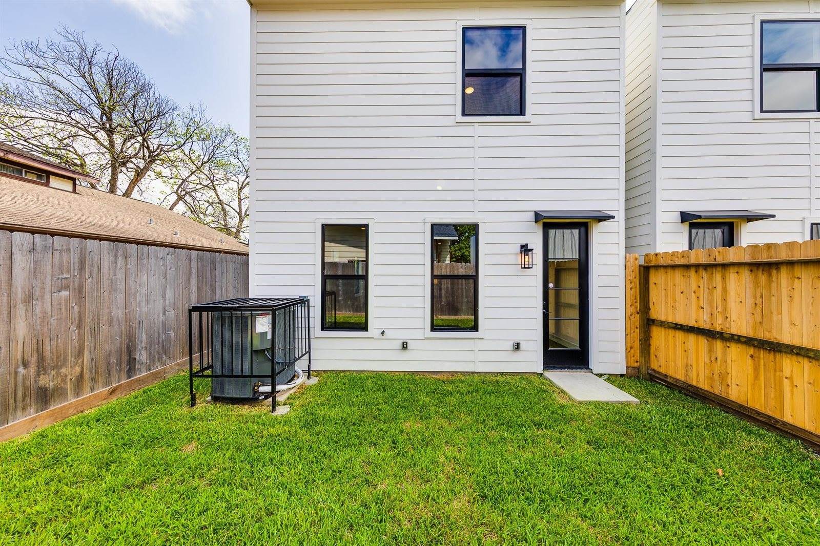5709 Gano Street, Houston, TX 77009