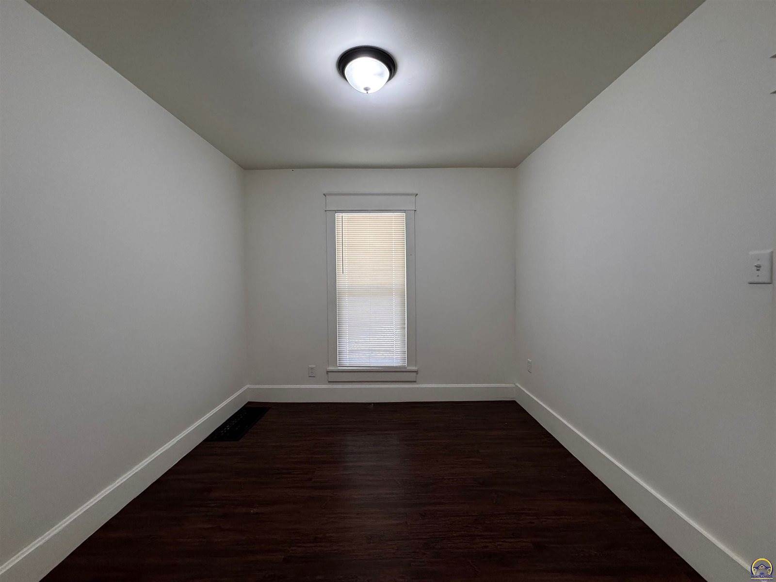 1531 SW 15th ST, Topeka, KS 66604