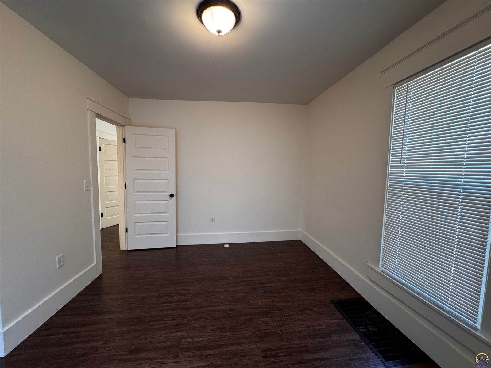 1531 SW 15th ST, Topeka, KS 66604