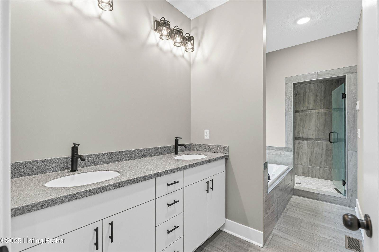 87 Betty Boyd Ln, Brandenburg, KY 40108