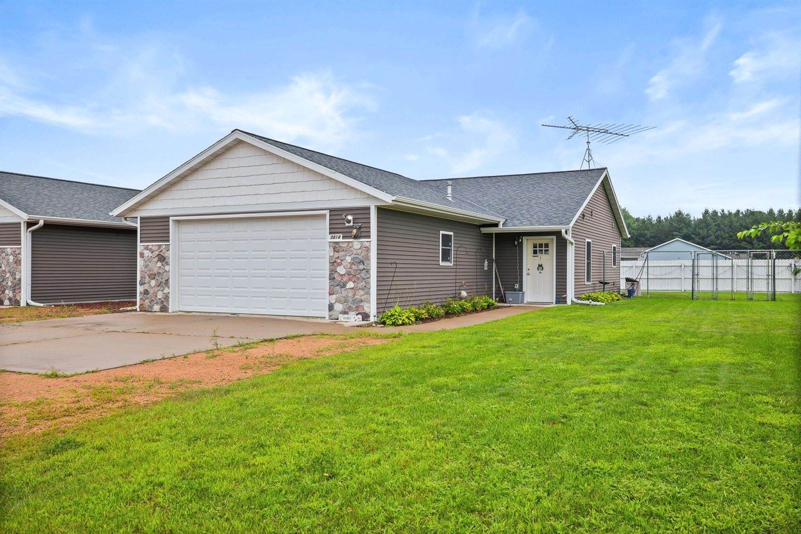 3816/3818 Kensington Place, Plover, WI 54467