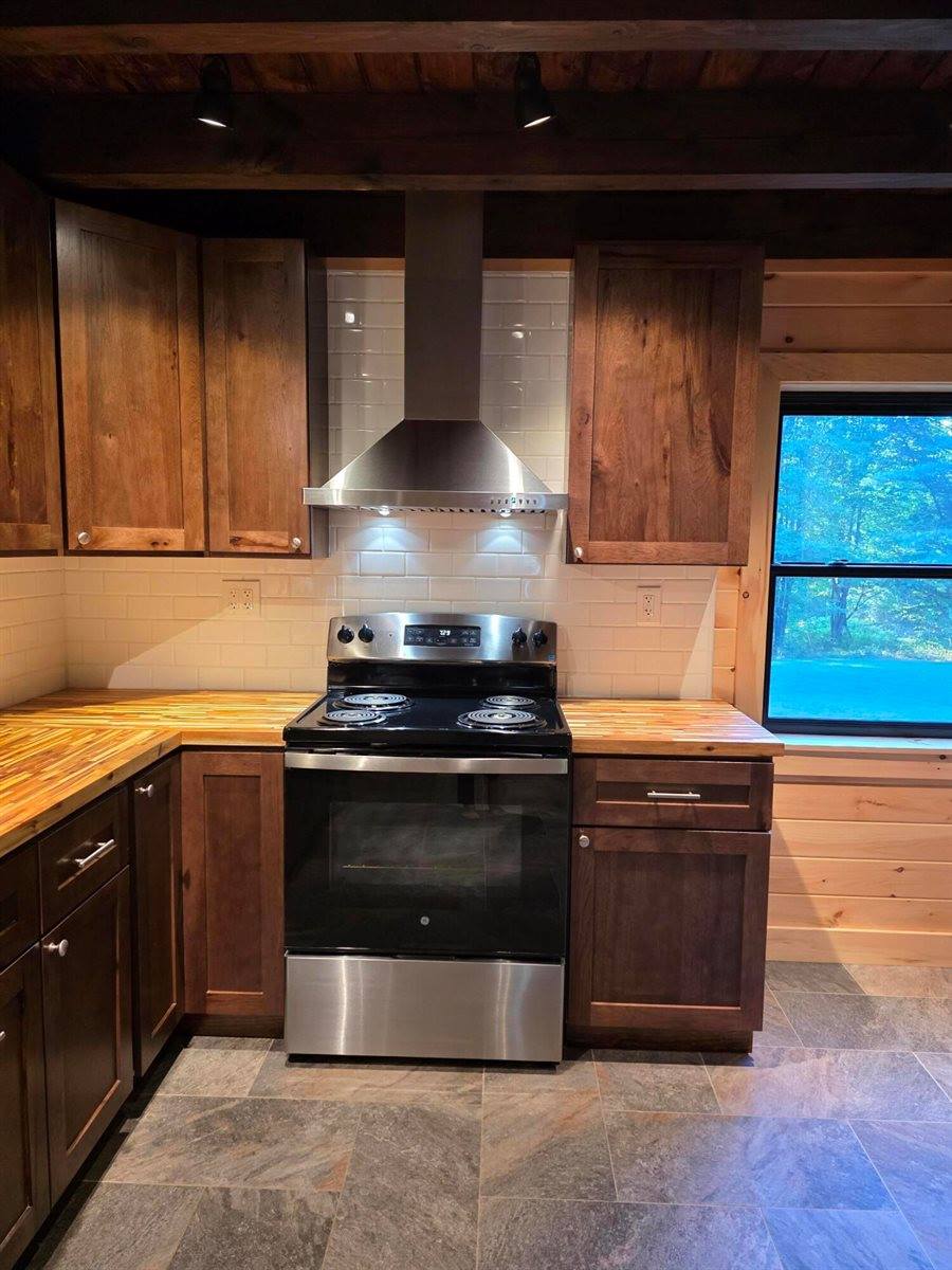 14 Tucker Road, Buckfield, ME 04220