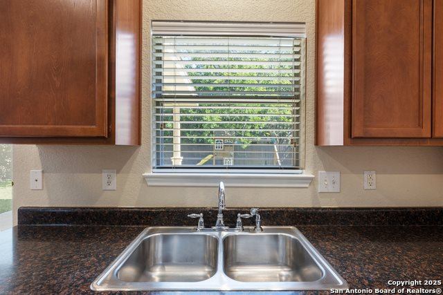 5614 Cross Pond, San Antonio, TX 78249