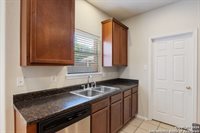 5614 Cross Pond, San Antonio, TX 78249
