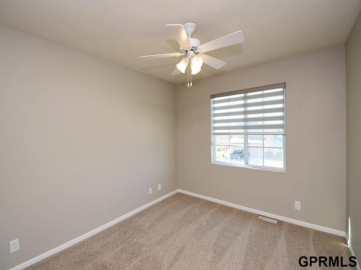 18704 Washington Street, Omaha, NE 68135