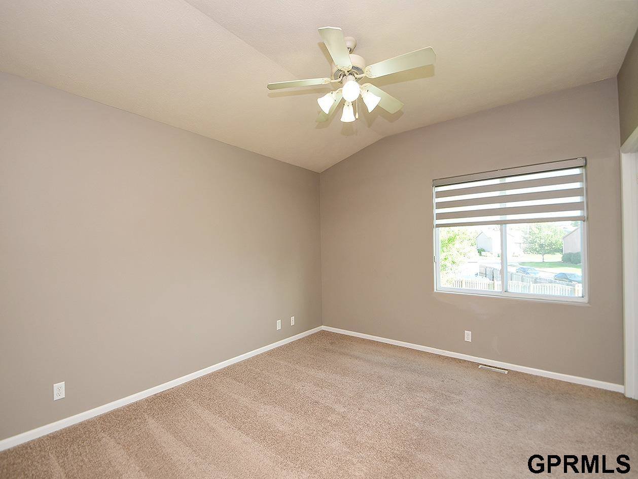 18704 Washington Street, Omaha, NE 68135