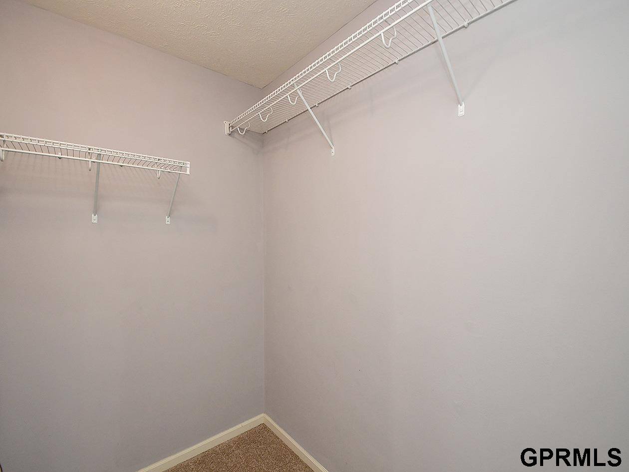 18704 Washington Street, Omaha, NE 68135