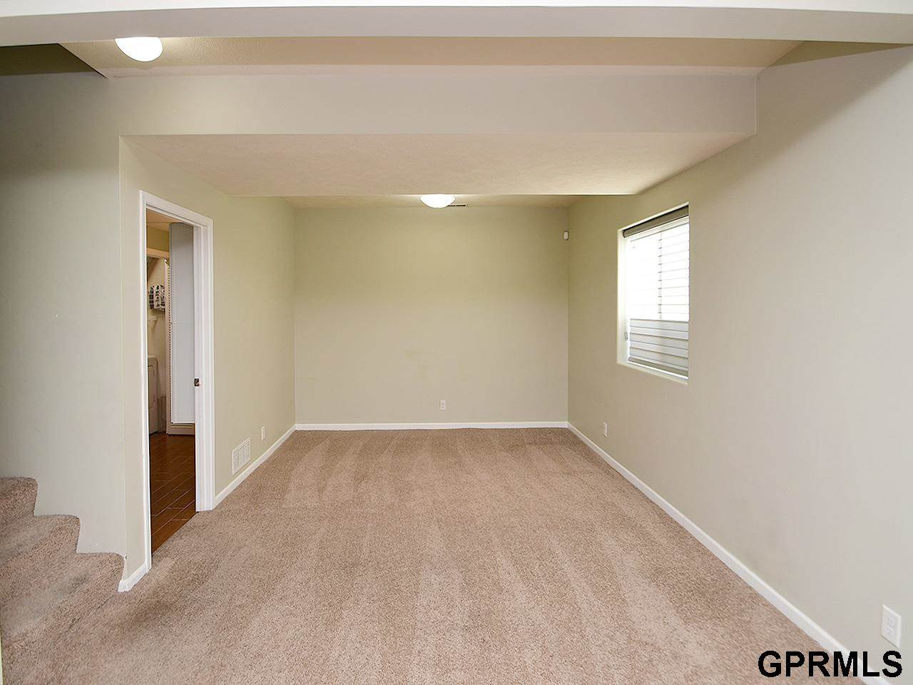 18704 Washington Street, Omaha, NE 68135