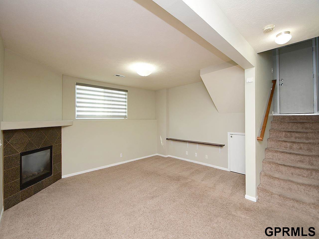 18704 Washington Street, Omaha, NE 68135