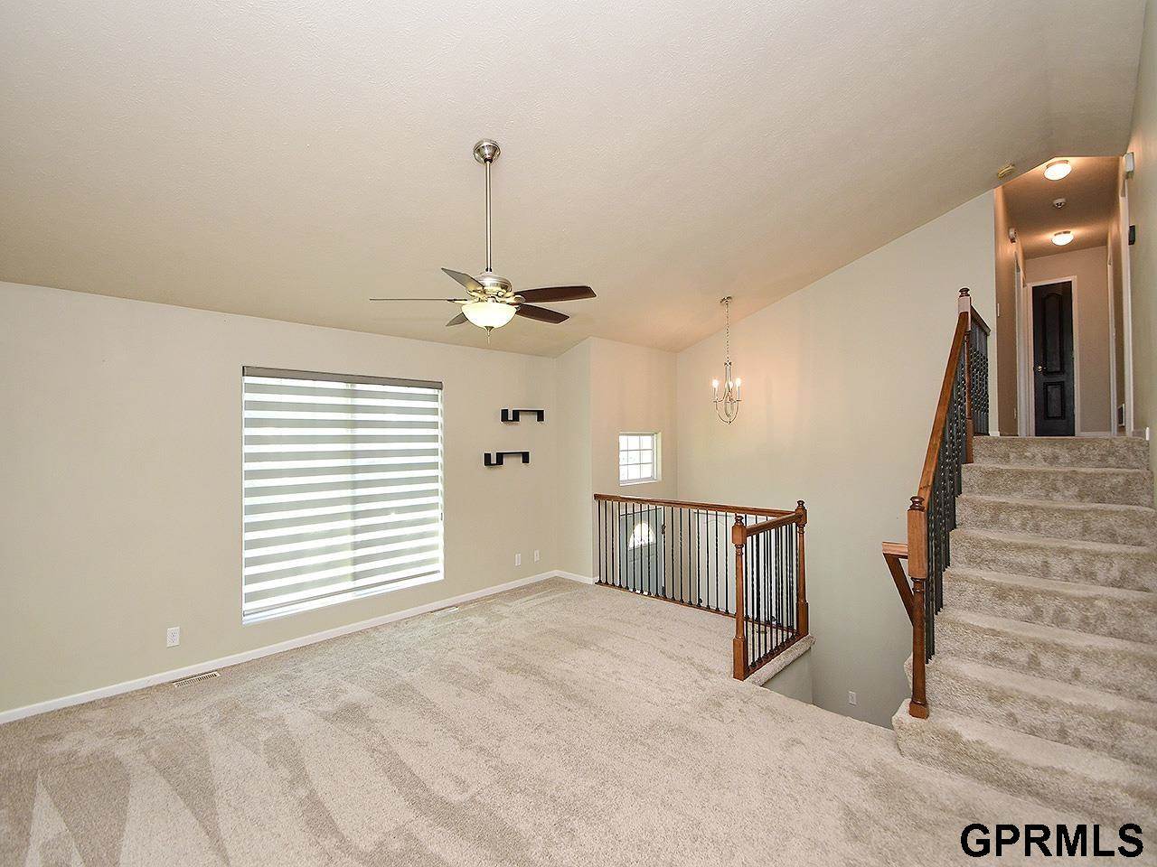 18704 Washington Street, Omaha, NE 68135