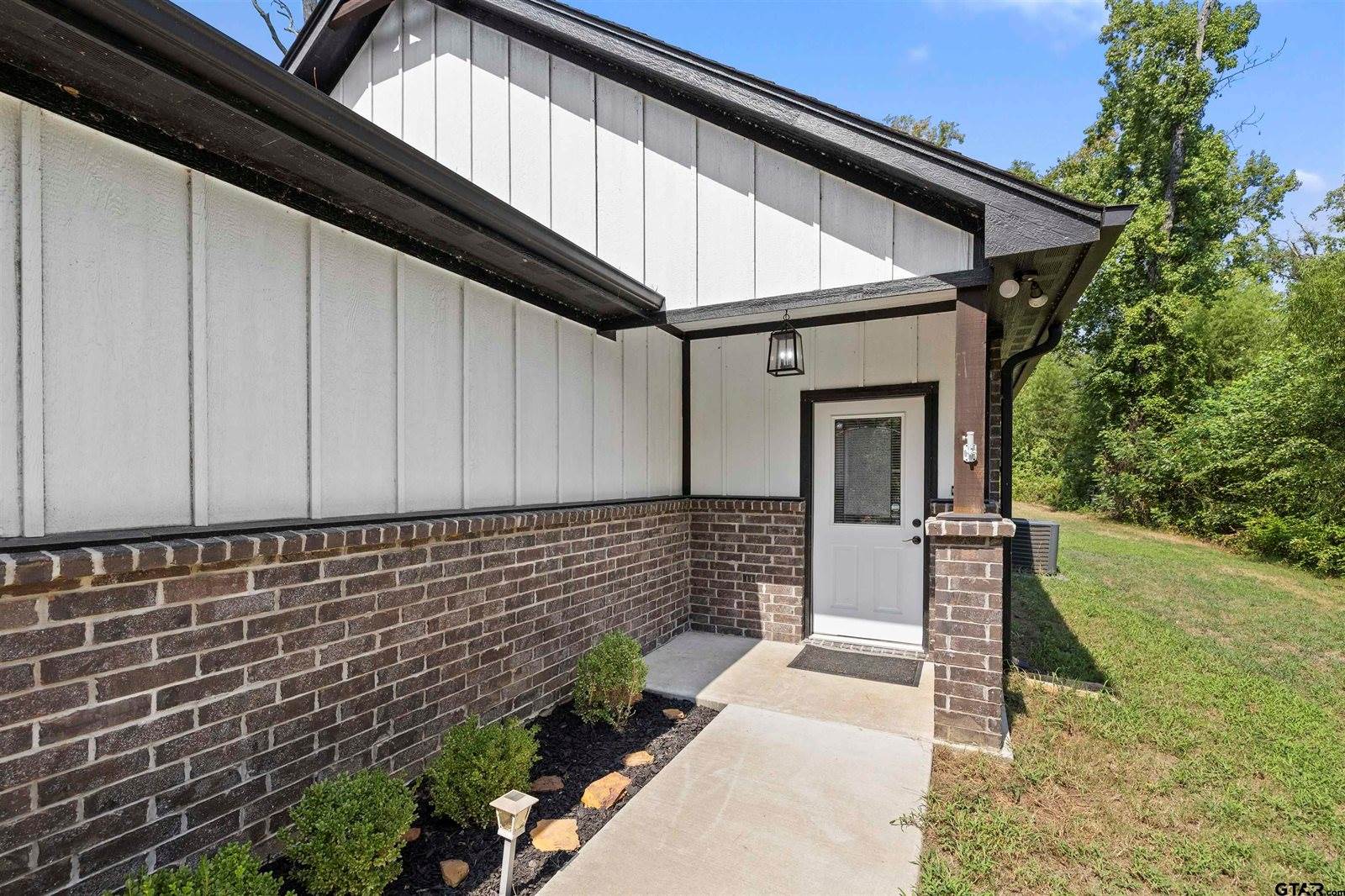 9710 W Lakeshore Dr, Tyler, TX 75709