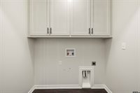 9710 W Lakeshore Dr, Tyler, TX 75709