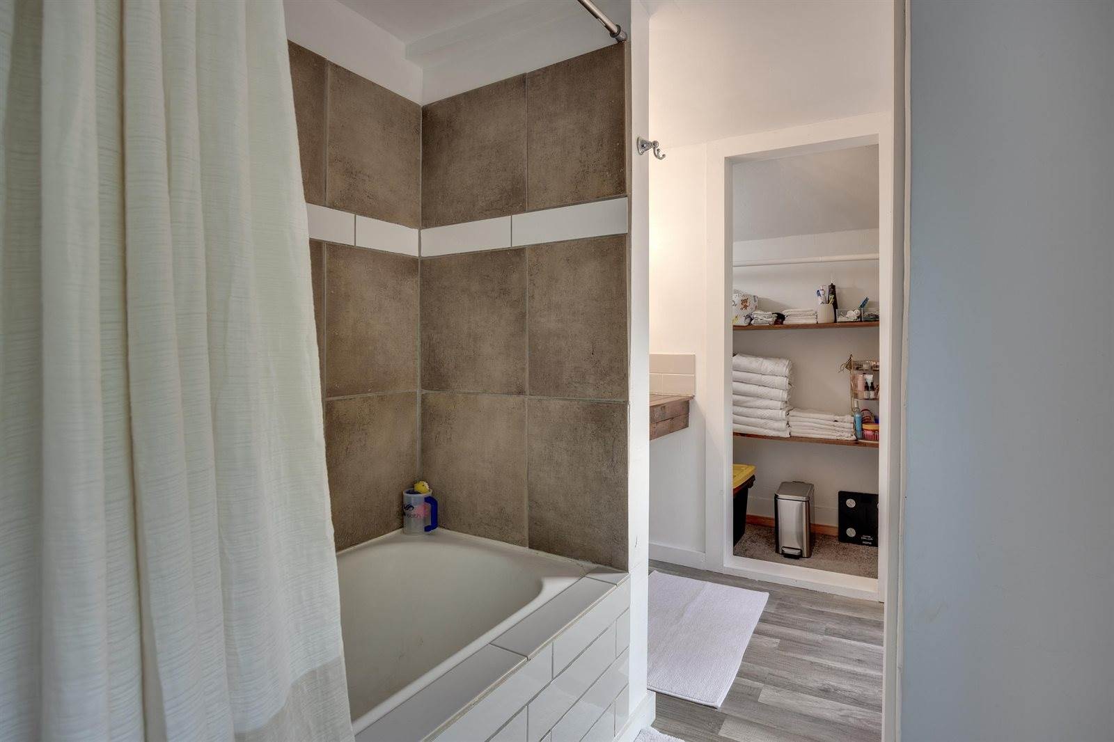 1208 23rd, Monroe, WI 53566