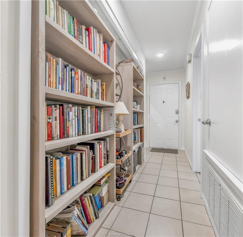 2849 Oakside Drive, Bryan, TX 77802