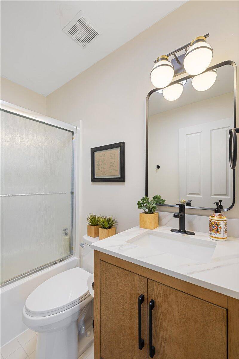 20023 Boardwalk Boulevard, Southfield, MI 48075