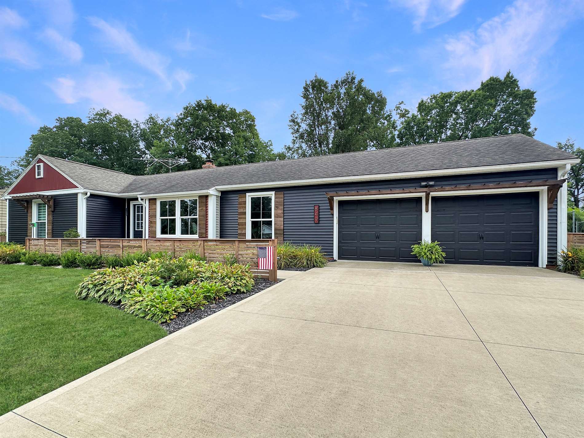 849 Hillcrest Dr, Ashland, OH 44805