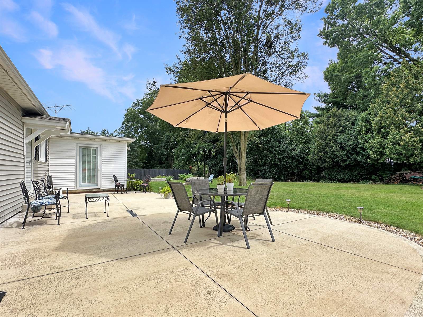 849 Hillcrest Dr, Ashland, OH 44805