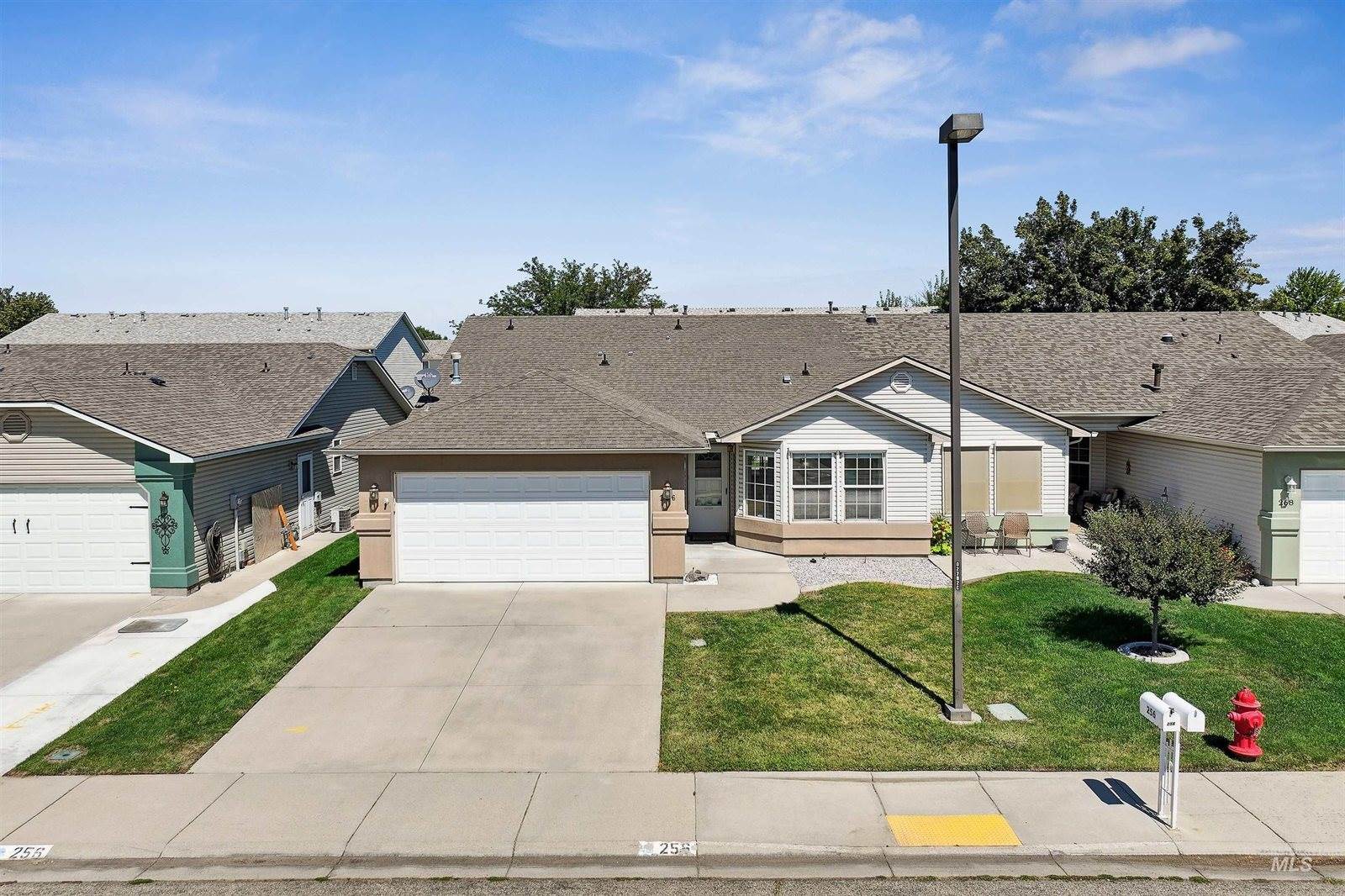 256 East Carmel Dr, Meridian, ID 83646