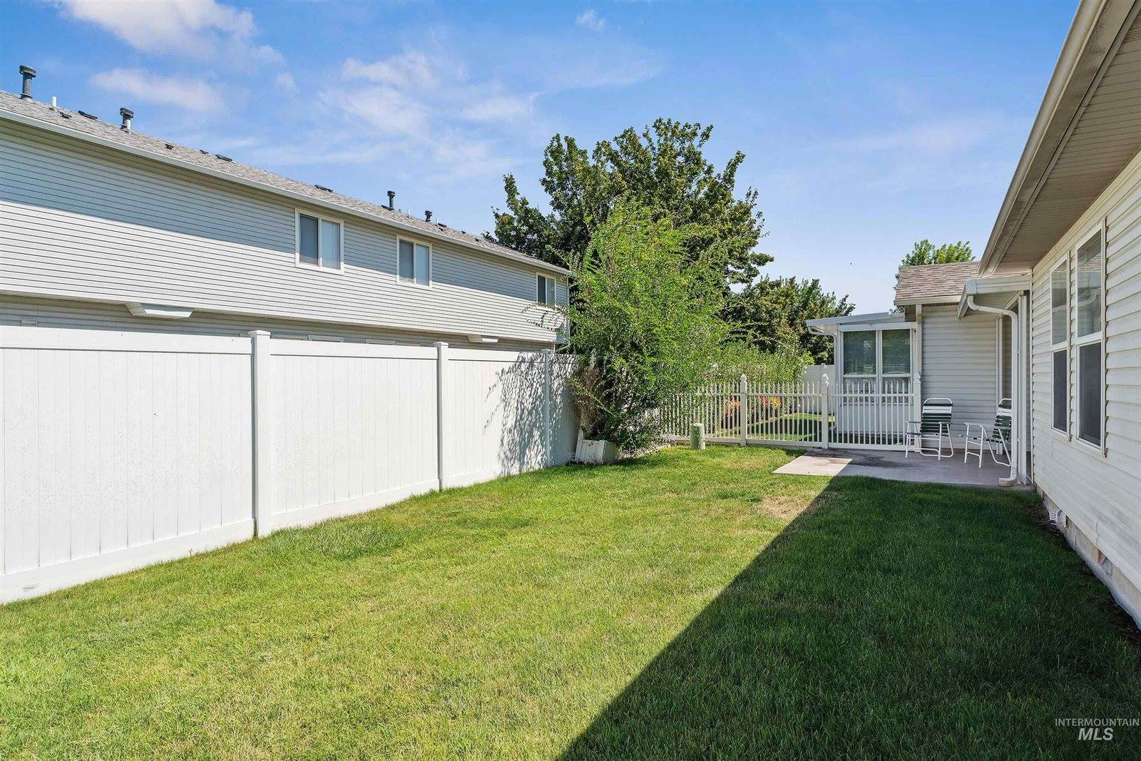 256 East Carmel Dr, Meridian, ID 83646