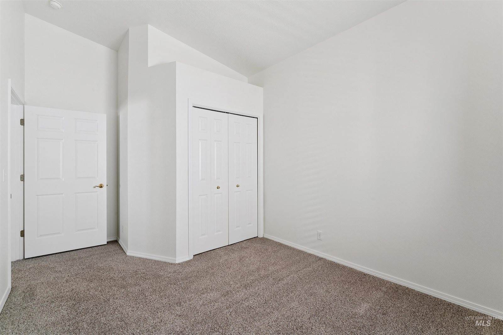 256 East Carmel Dr, Meridian, ID 83646