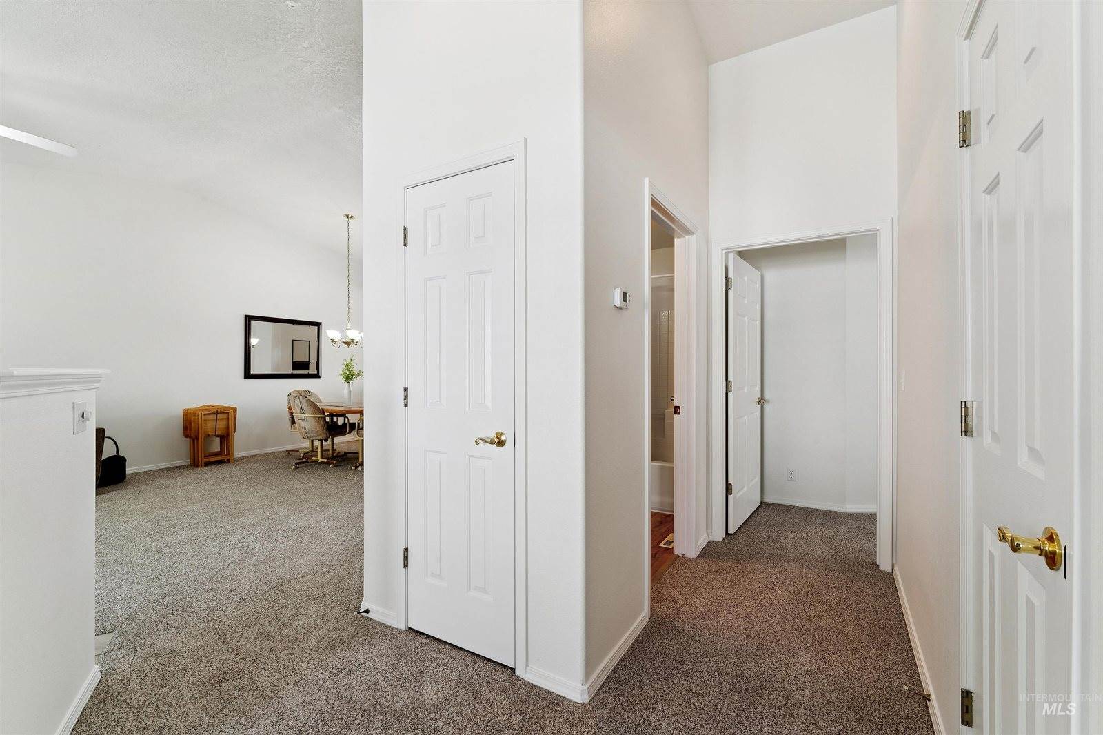 256 East Carmel Dr, Meridian, ID 83646