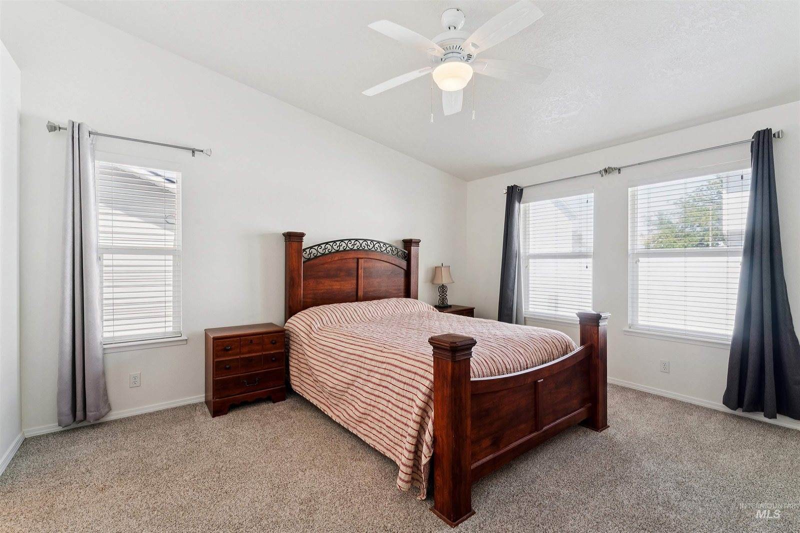 256 East Carmel Dr, Meridian, ID 83646