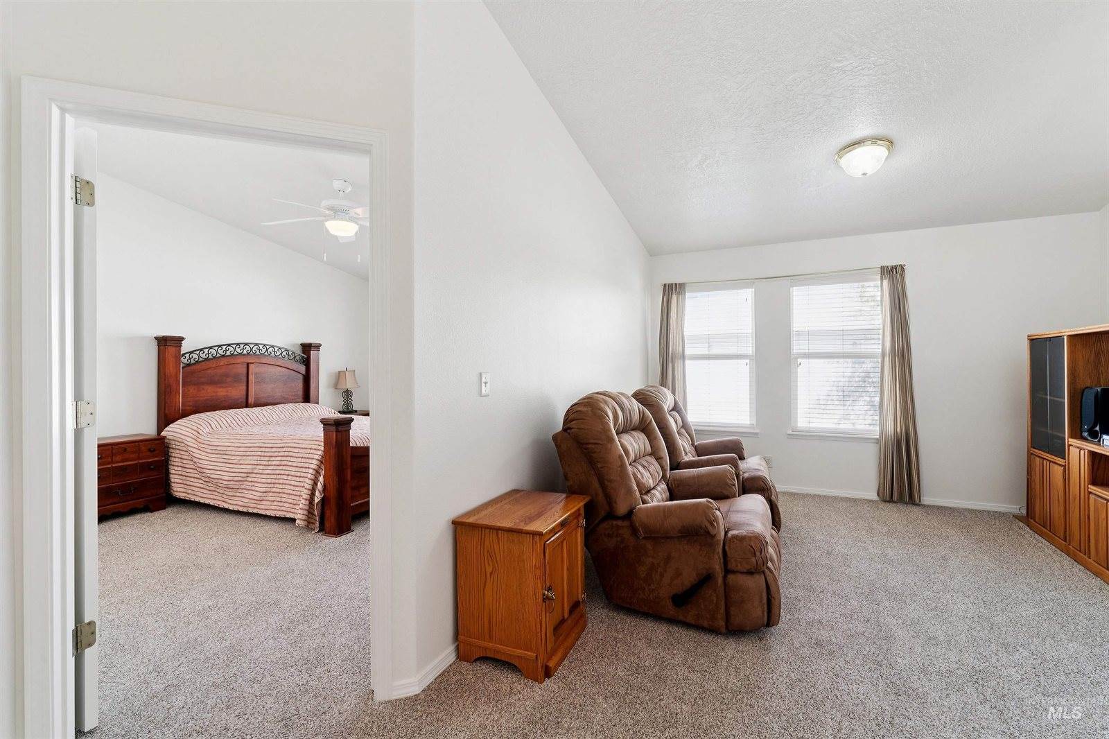 256 East Carmel Dr, Meridian, ID 83646