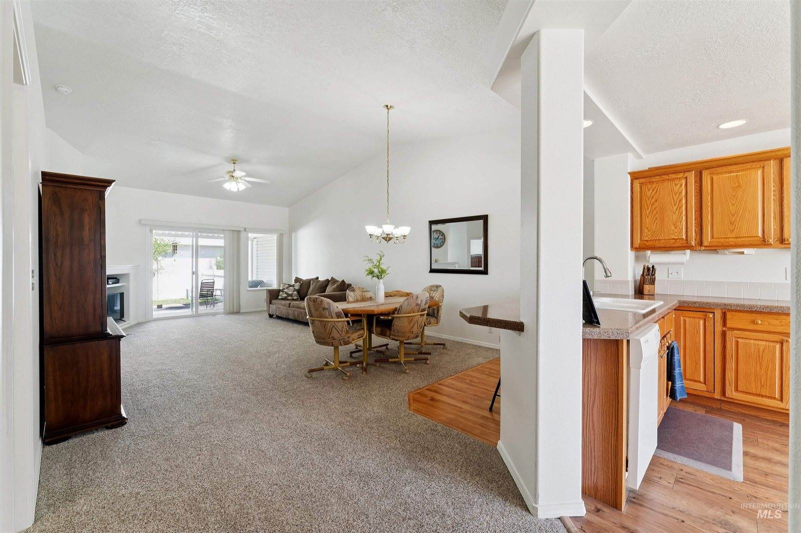 256 East Carmel Dr, Meridian, ID 83646