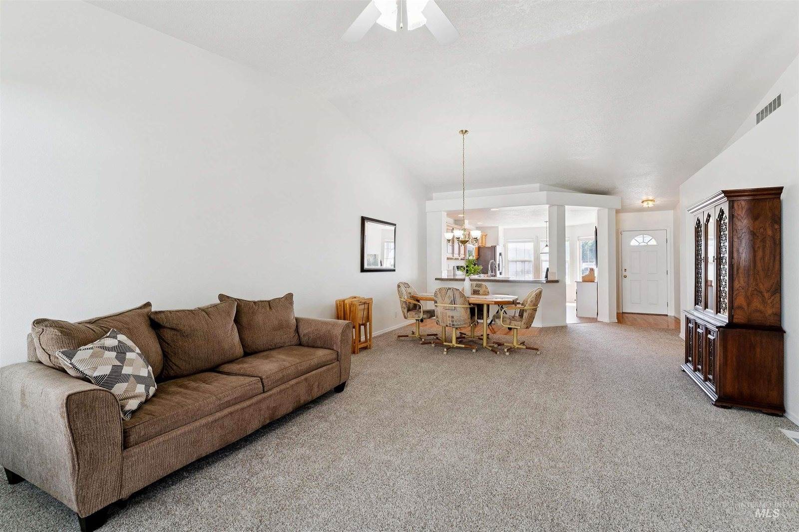 256 East Carmel Dr, Meridian, ID 83646