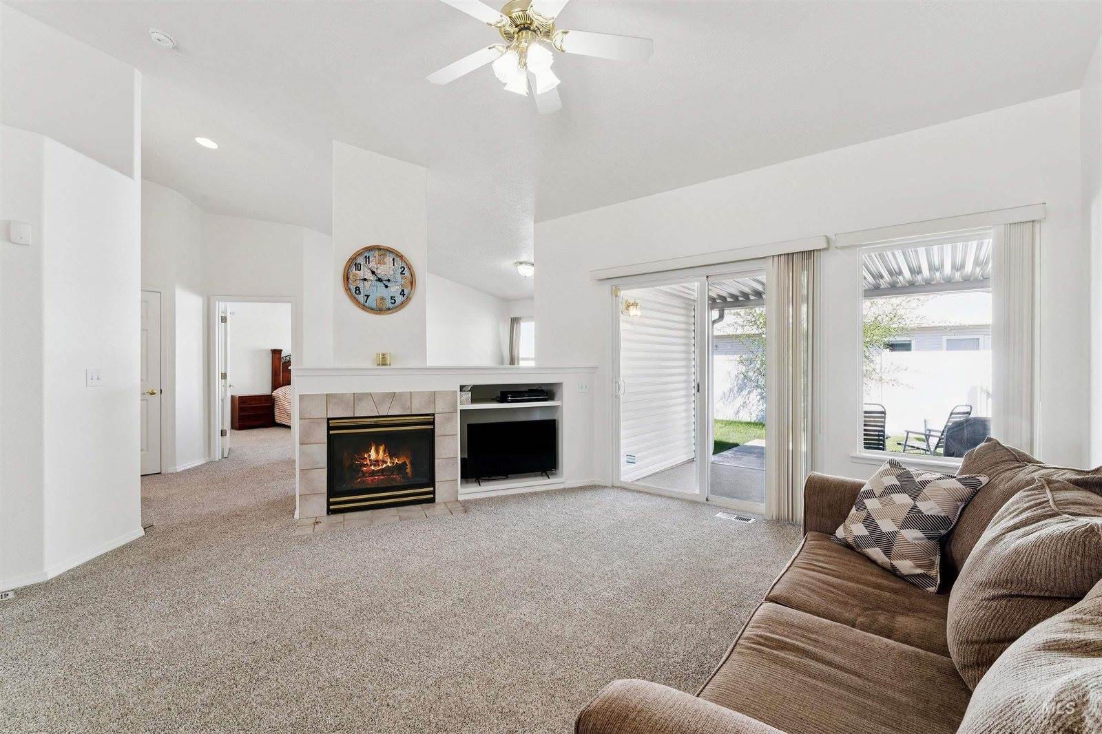 256 East Carmel Dr, Meridian, ID 83646