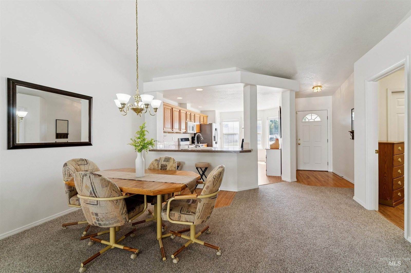 256 East Carmel Dr, Meridian, ID 83646