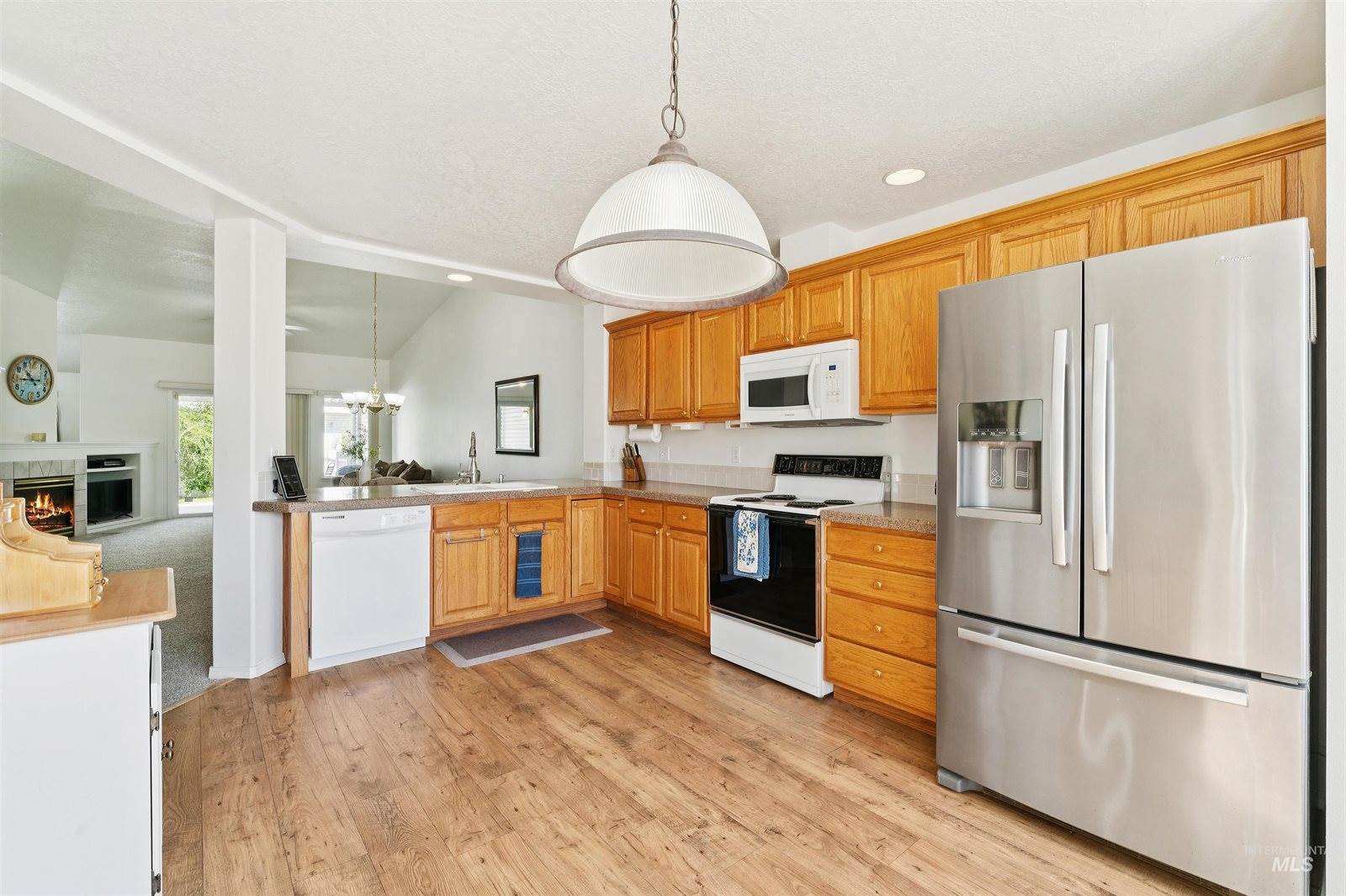 256 East Carmel Dr, Meridian, ID 83646