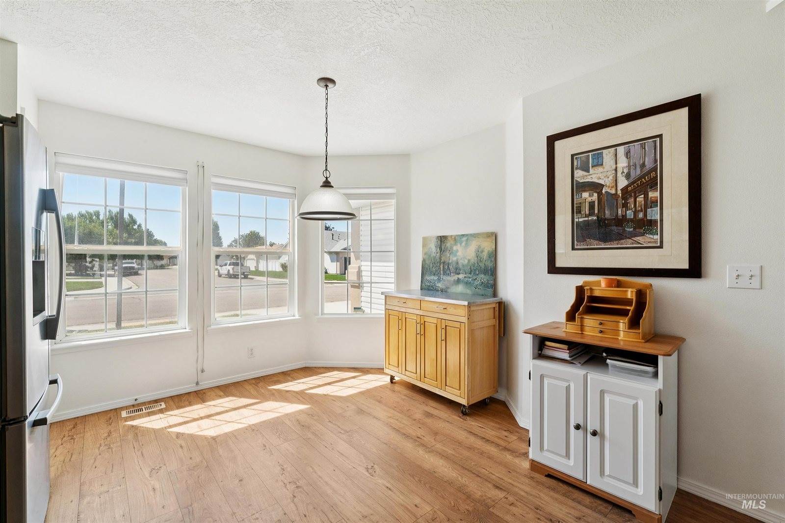 256 East Carmel Dr, Meridian, ID 83646