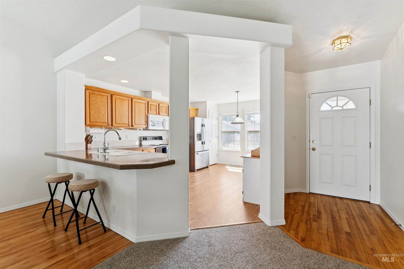 256 East Carmel Dr, Meridian, ID 83646