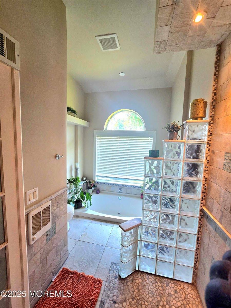 64 South Hope Chapel Road, Jackson, NJ 08527